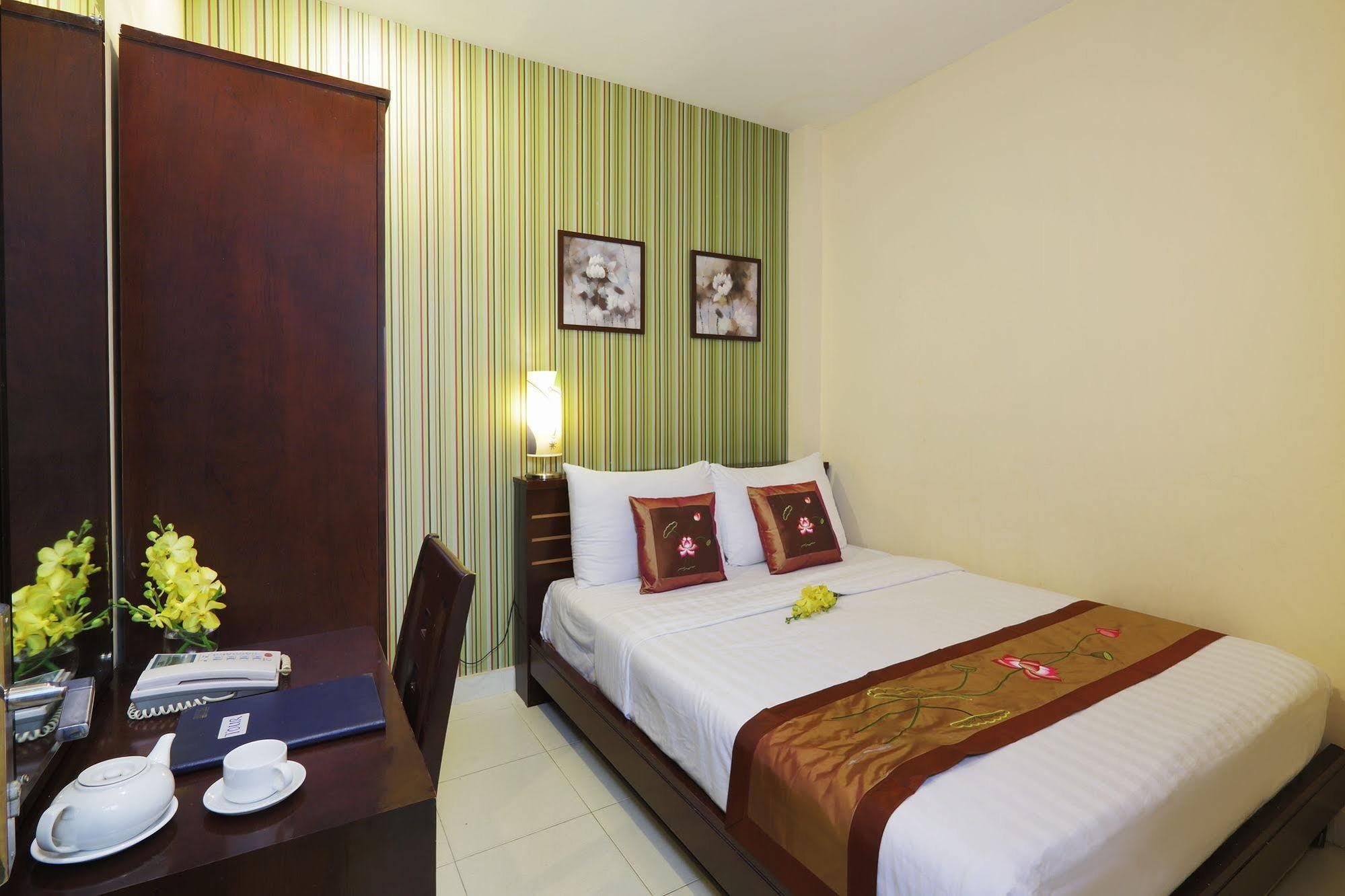 Sen Sai Gon Hotel - Ben Thanh Market Хошимин Экстерьер фото